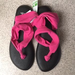 Sanuk Yoga Slings NWT Size 9